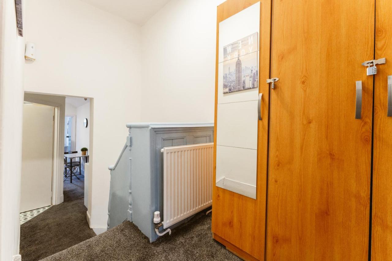 Mile End Double Rooms 86A London Bagian luar foto