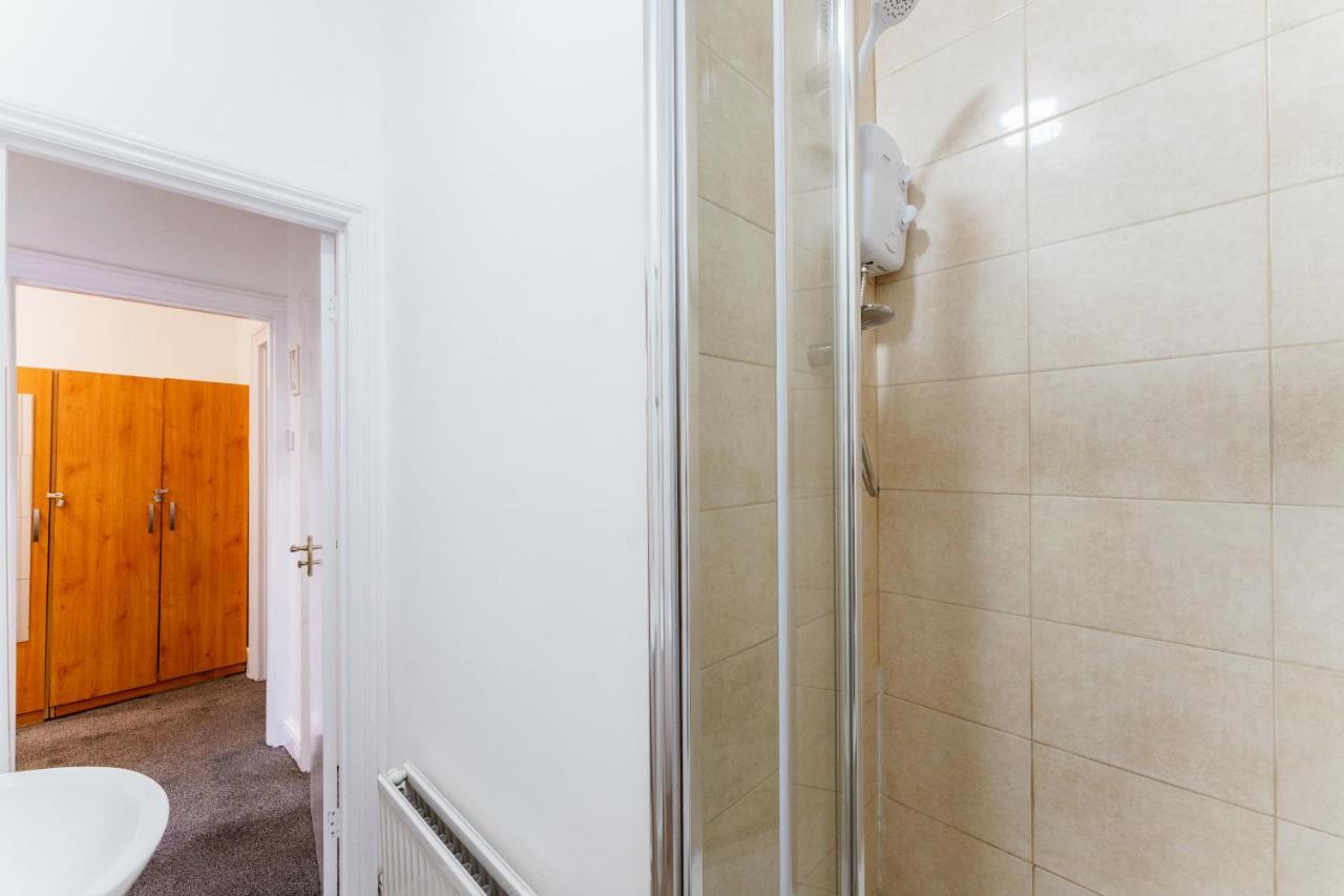 Mile End Double Rooms 86A London Bagian luar foto