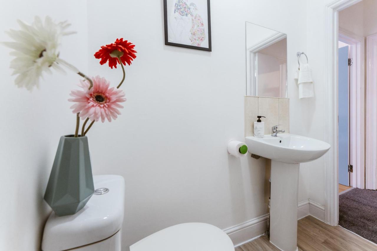 Mile End Double Rooms 86A London Bagian luar foto