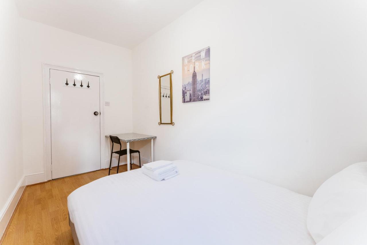 Mile End Double Rooms 86A London Bagian luar foto