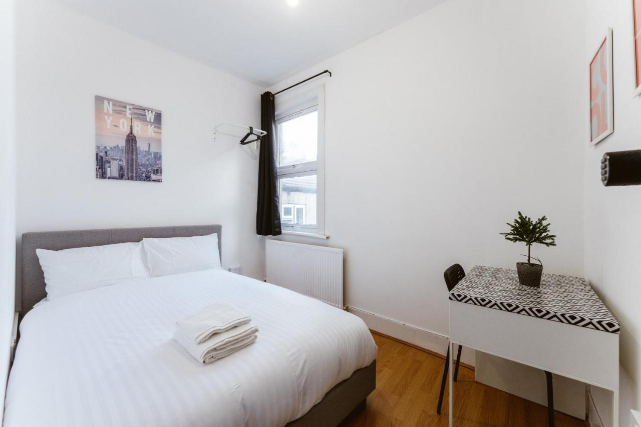 Mile End Double Rooms 86A London Bagian luar foto