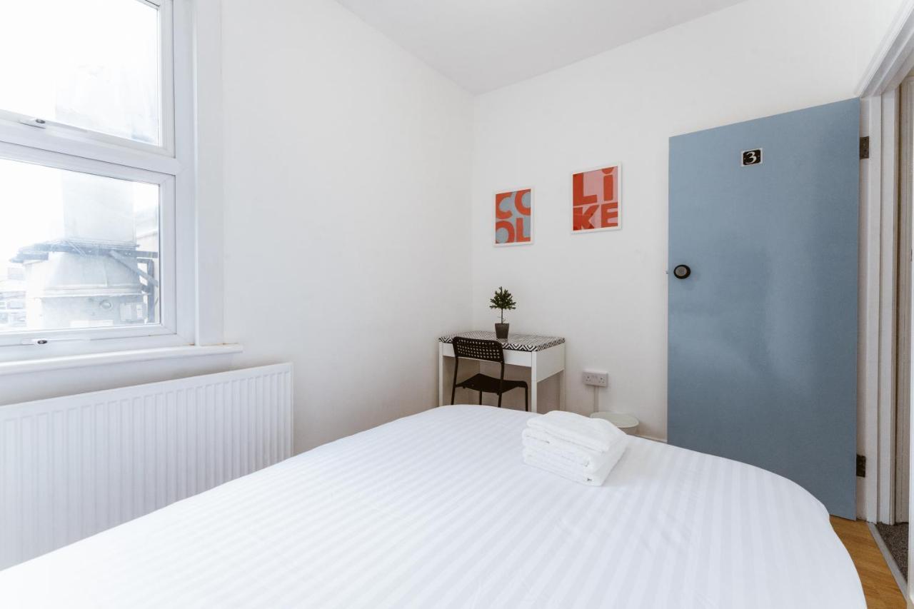 Mile End Double Rooms 86A London Bagian luar foto